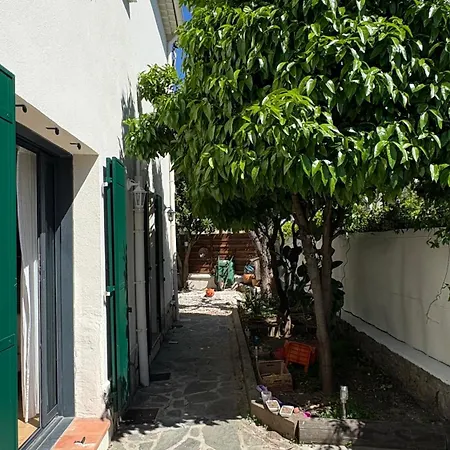 Maison Jane. Jardin Terrasse 別荘 イエール